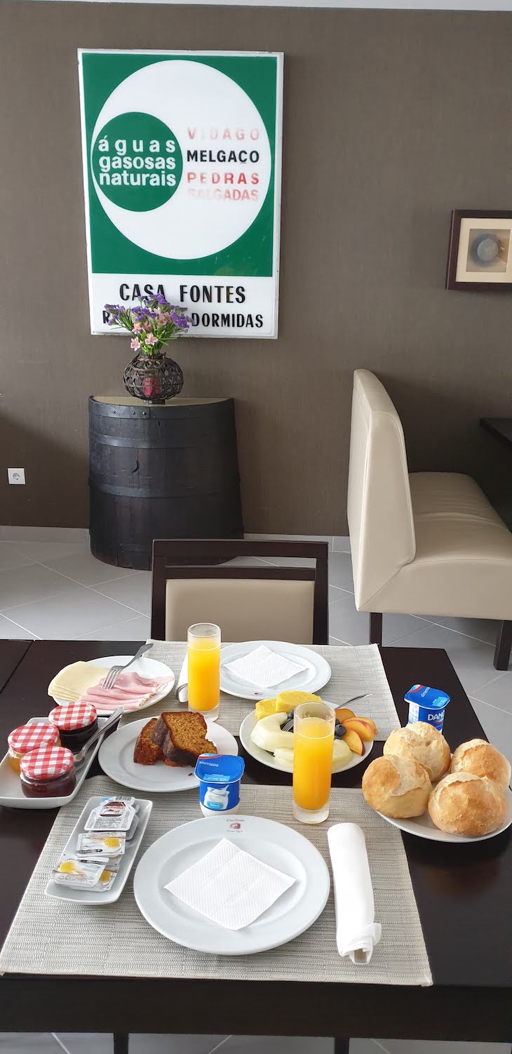 Pequeno-almoço na Casa Fontes - Pedras Salgadas - Vila Pouca de Aguiar - Portugal © Viaje Comigo