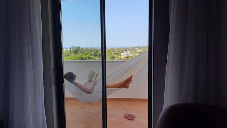 Na rede do quarto do Vale d'el Rei Hotel & Villas - Carvoeiro - Algarve - Portugal © Viaje Comigo