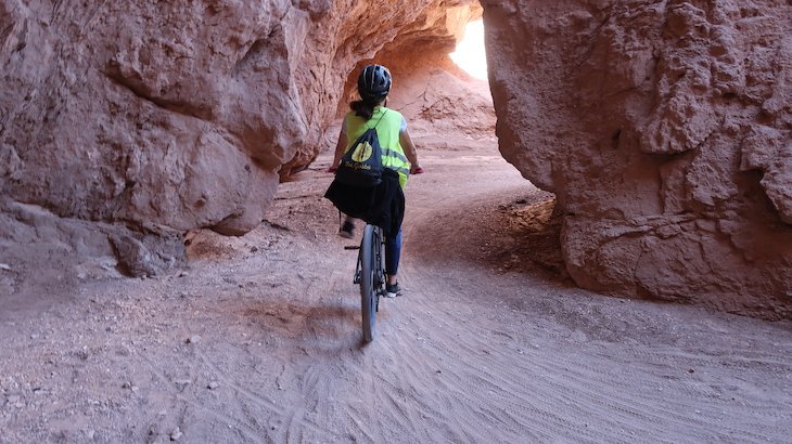 De bicicleta na Quebrada de Chulacao - Atacama - Chile © Viaje Comigo