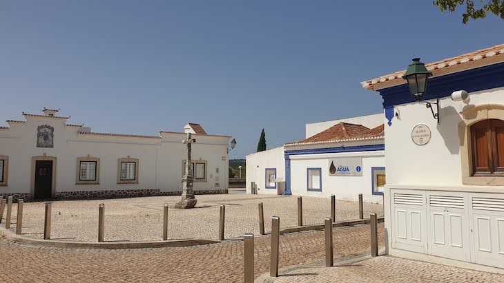 Centro de Querença - Loulé - Algarve © Viaje Comigo