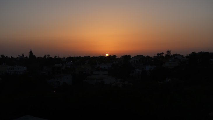 Pôr do sol no Vale da Lapa Village Resort - Carvoeiro - Algarve © Viaje Comigo