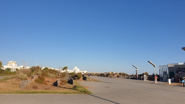 Passeio junto da praia Vilamoura - Algarve © Viaje Comigo