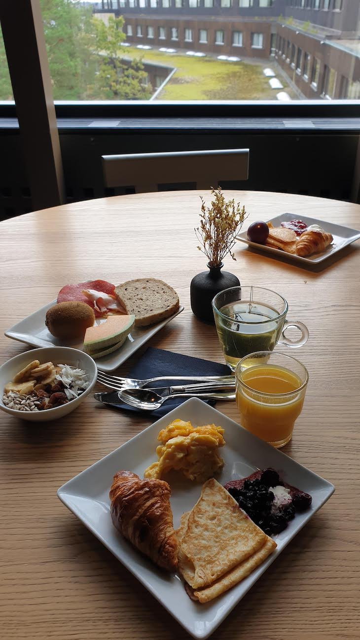 Pequeno-almoço no Hotel Yasuragi - Estocolmo - Suecia © Viaje Comigo