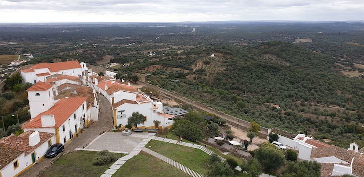 Vista do Castelo de Evoramonte - Alentejo - Portugal © Viaje Comigo