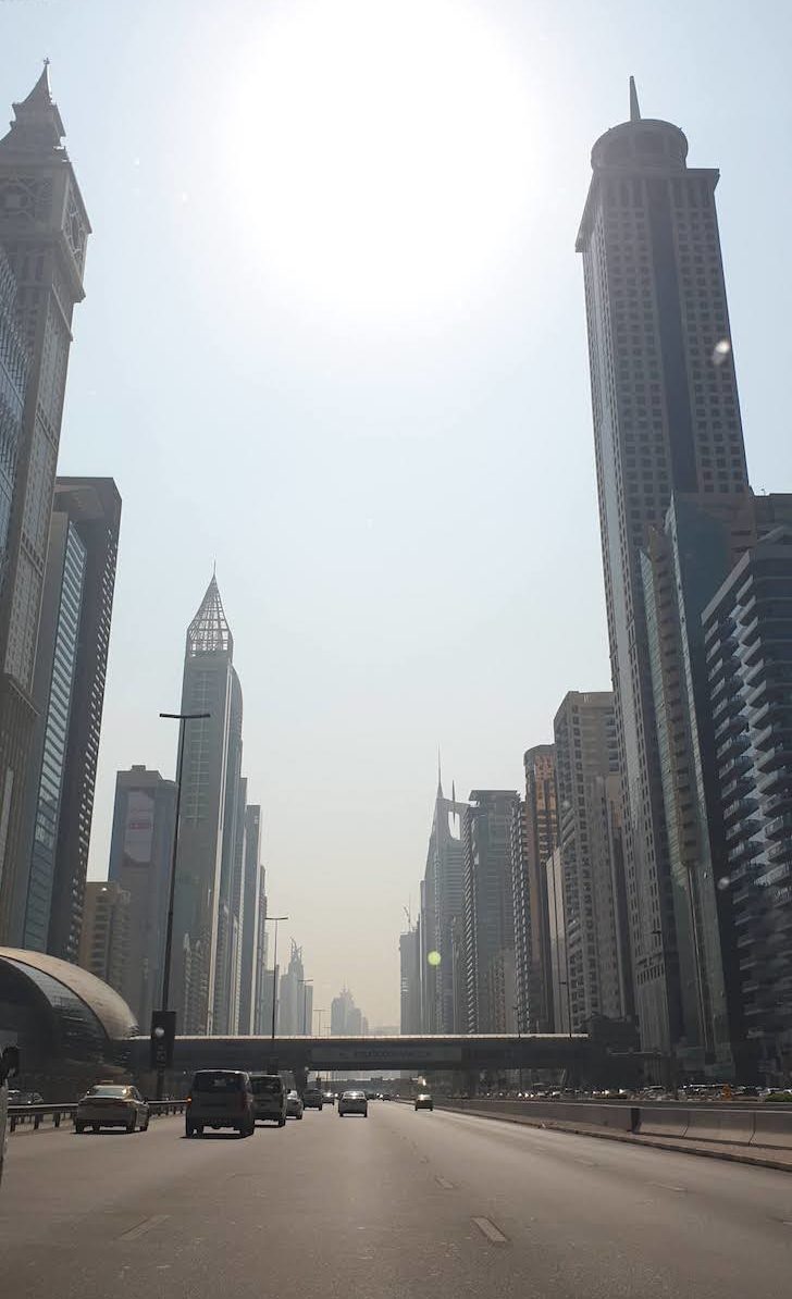 Avenida no Dubai © Viaje Comigo