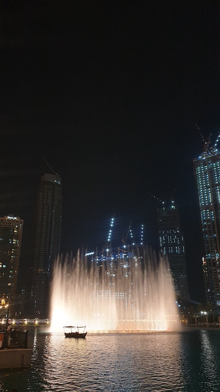 Fontes luminosas - Burj Khalifa /Dubai Mall - Dubai © Viaje Comigo