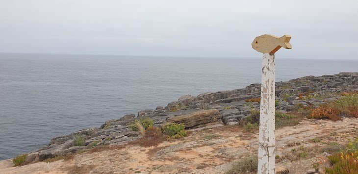 Passeios junto ao mar em Peniche - Portugal © Viaje Comigo