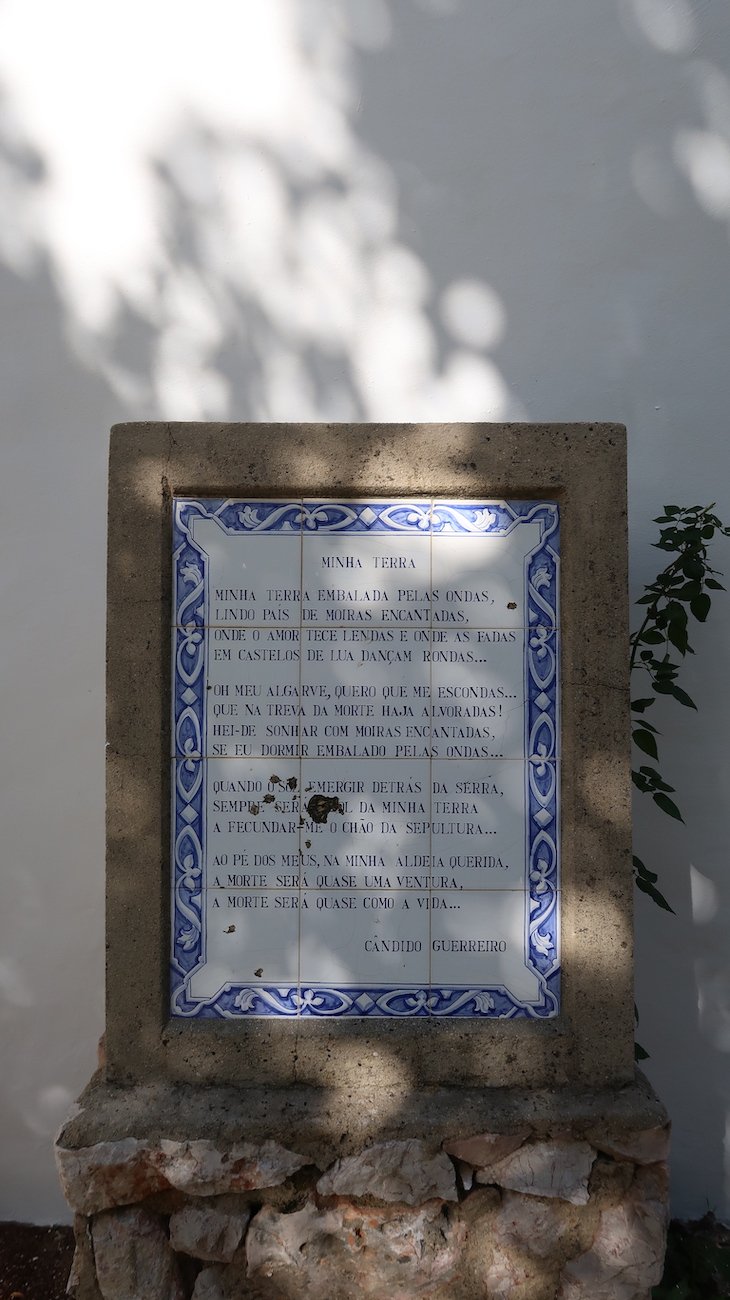 Poemas de Cândido Guerreiro - Alte - Loulé - Algarve © Viaje Comigo