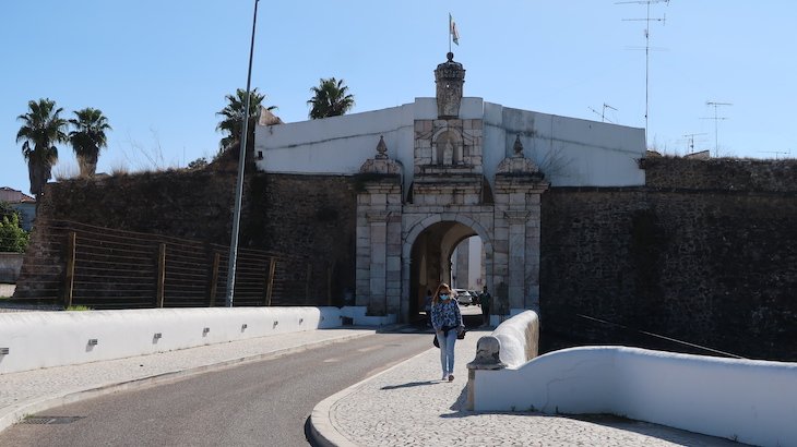 Porta dos Currais, Estremoz - Alentejo - Portugal © Viaje Comigo