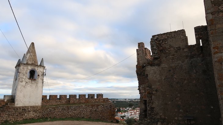 Entrada no Castelo de Arraiolos - Alentejo - Portugal © Viaje Comigo