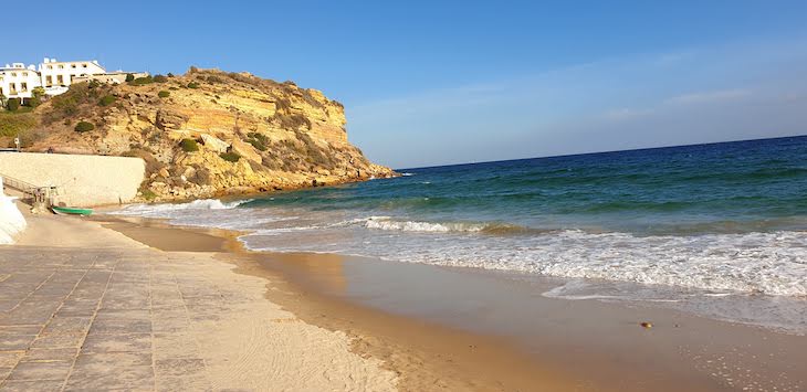 Praia de Burgau, Vila do Bispo - Algarve - Portugal © Viaje Comigo