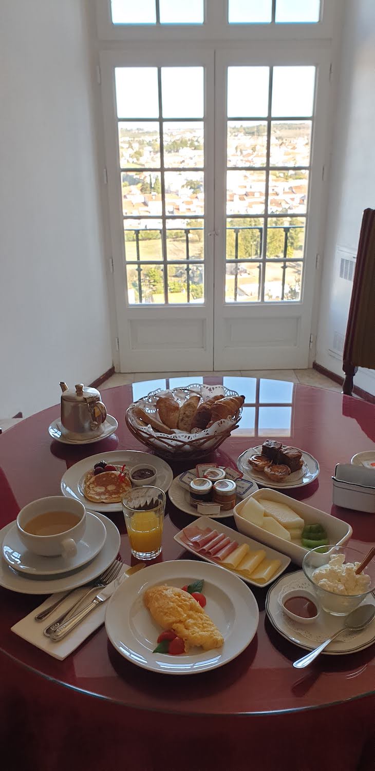 Pequeno-almoço da Pousada Castelo Estremoz - Alentejo - Portugal © Viaje Comigo