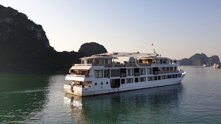 Barcos em Baia de Ha Long - Halong Bay - Vietname © Viaje Comigo