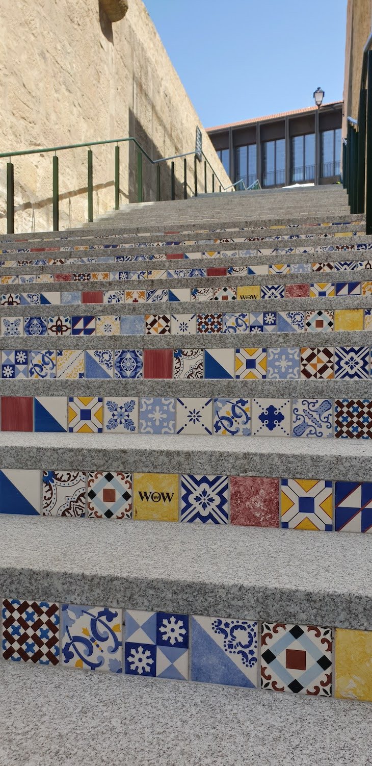 Escadaria de azulejos WOW Porto - Vila Nova de Gaia © Viaje Comigo