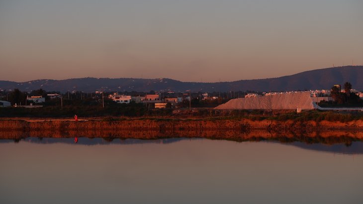 Pôr-do-sol nas salinas e Ria Formosa - Olhão - Algarve © Viaje Comigo
