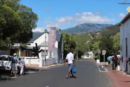 Rua principal de Franschhoek - África do Sul © Viaje Comigo