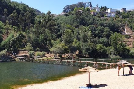 Praia Fluvial de Reconquinho - Penacova - Portugal © Viaje Comigo