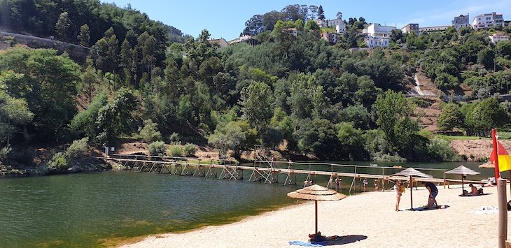 Praia Fluvial de Reconquinho - Penacova - Portugal © Viaje Comigo