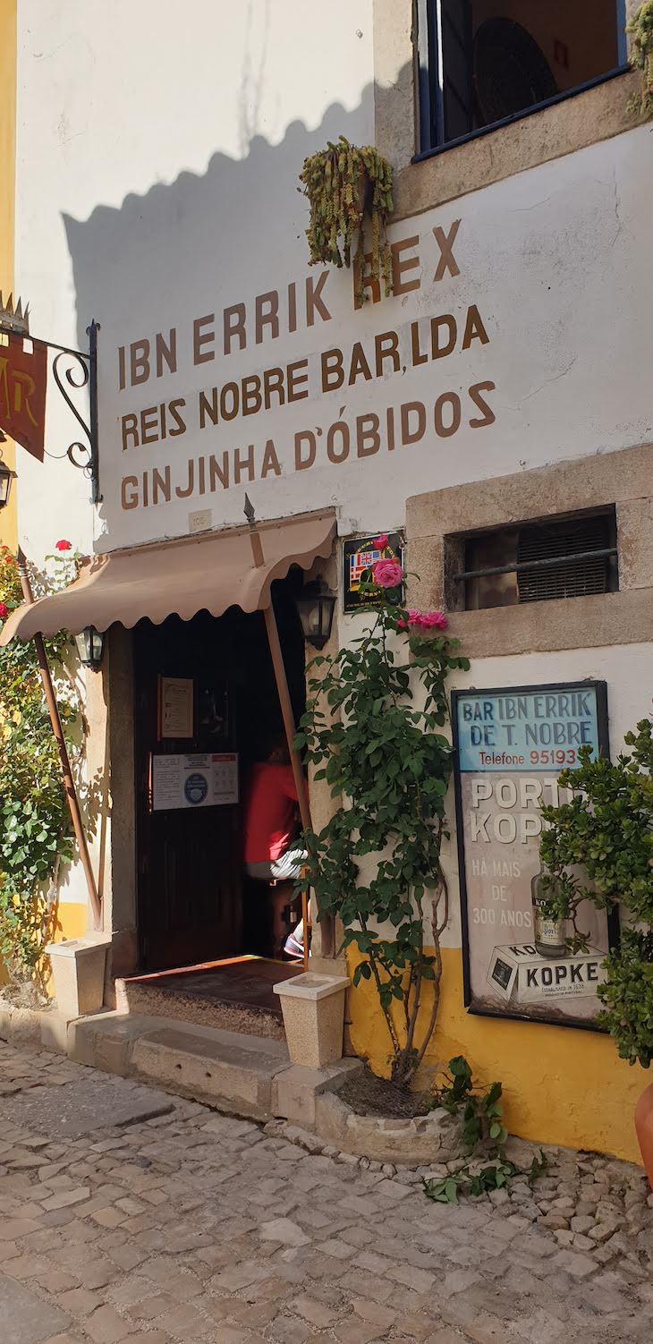 Reis Nobre Bar, Óbidos - Portugal © Viaje Comigo