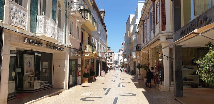  Rua Alm. Cândido Reis, Caldas da Rainha - Portugal © Viaje Comigo