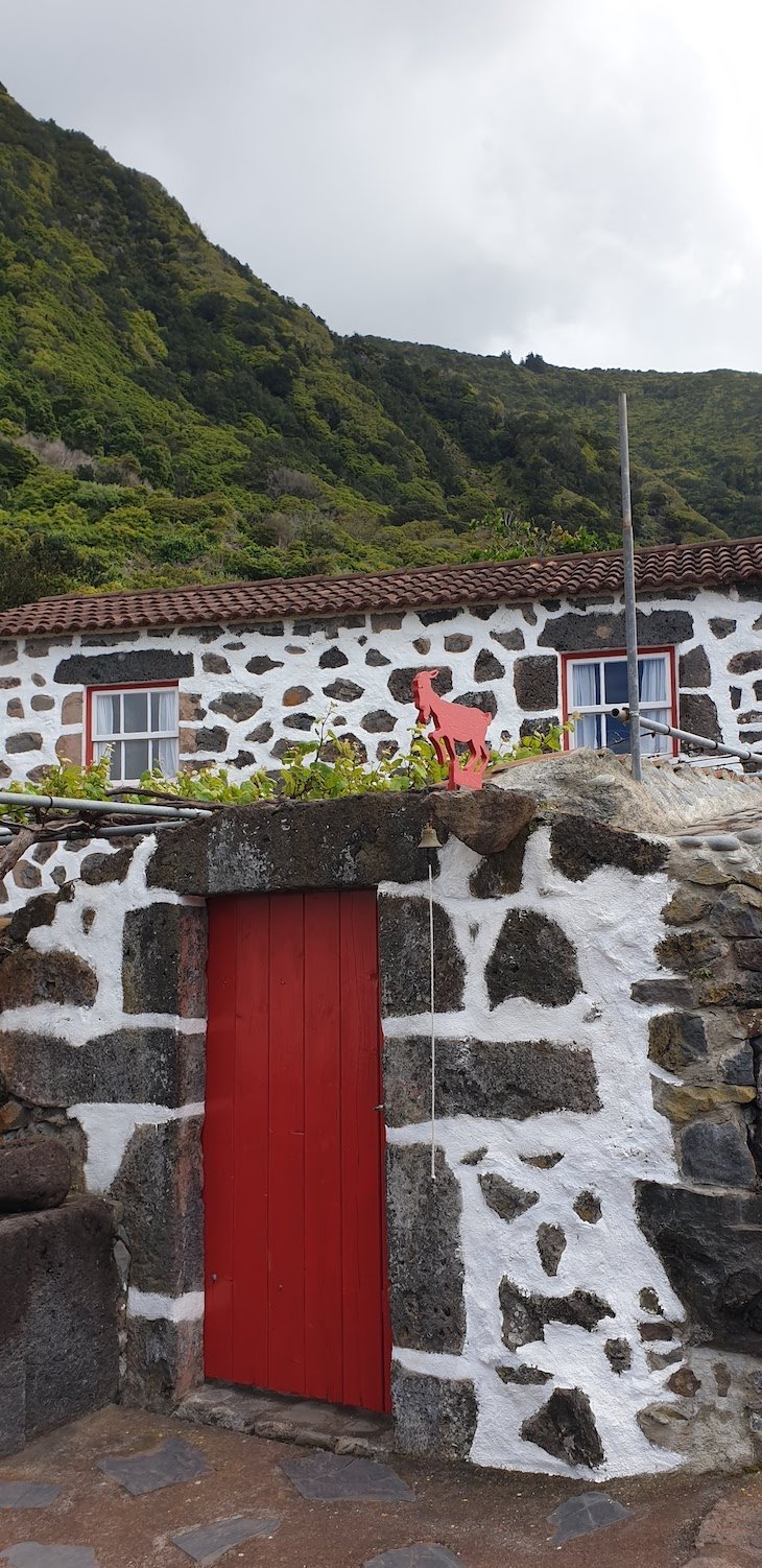 Fajã dos Bodes, São Jorge - Açores © Viaje Comigo