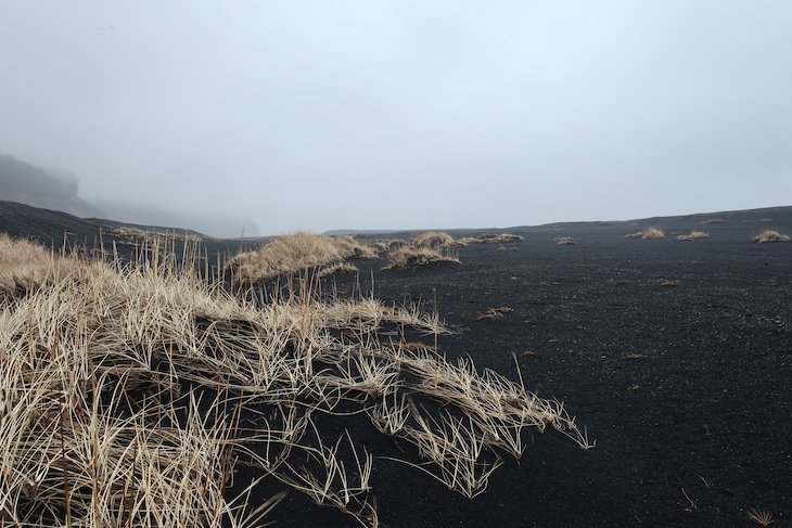 Areia em Hjörleifshöfði - Islândia © Viaje Comigo