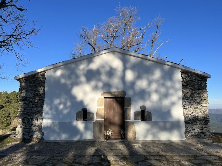 Capela de S. Lourenço - Rota das Faias - Serra da Estrela - Manteigas -Portuga © Viaje Comigo