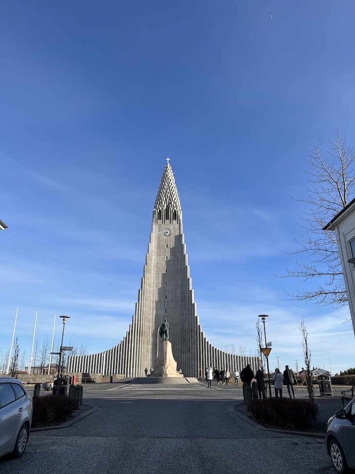 Igreja Hallgrímskirkja, Reykjavik :Reiquiavique - Islândia © Viaje Comigo