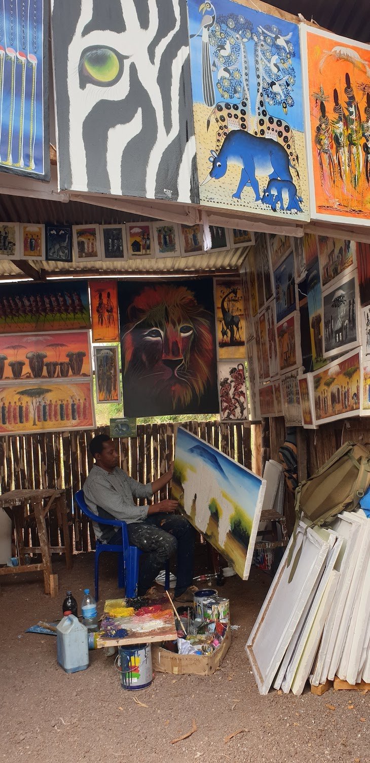 Pintor de quadros - Tanzânia © Viaje Comigo
