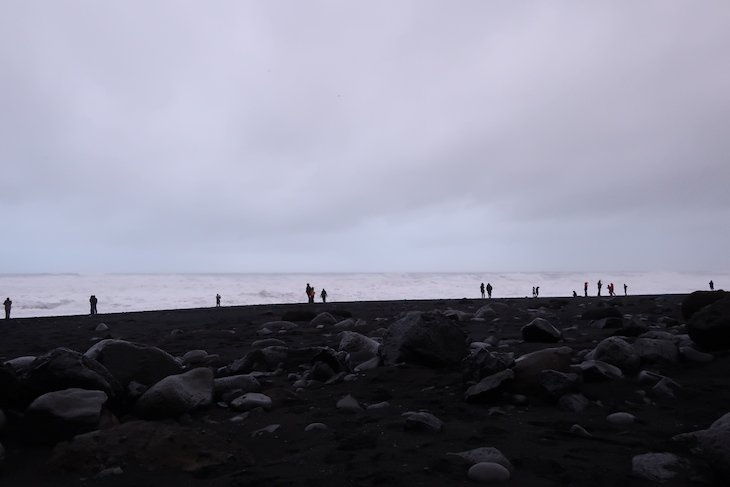 Praia de Reynisfjara, Viagem à Islândia © Viaje Comigo