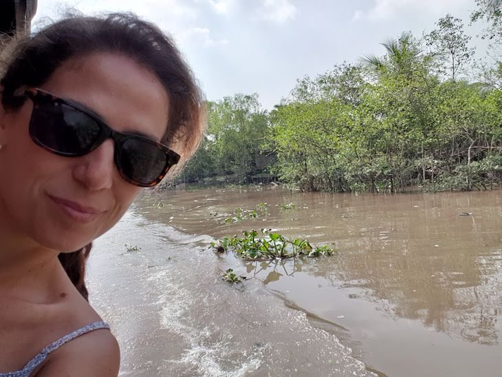 Susana Ribeiro no passeio no Delta do Mekong - Vietname © Viaje Comigo