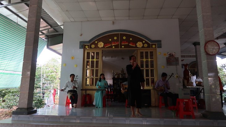 Teatro no Passeio no Delta do Mekong - Vietname © Viaje Comigo