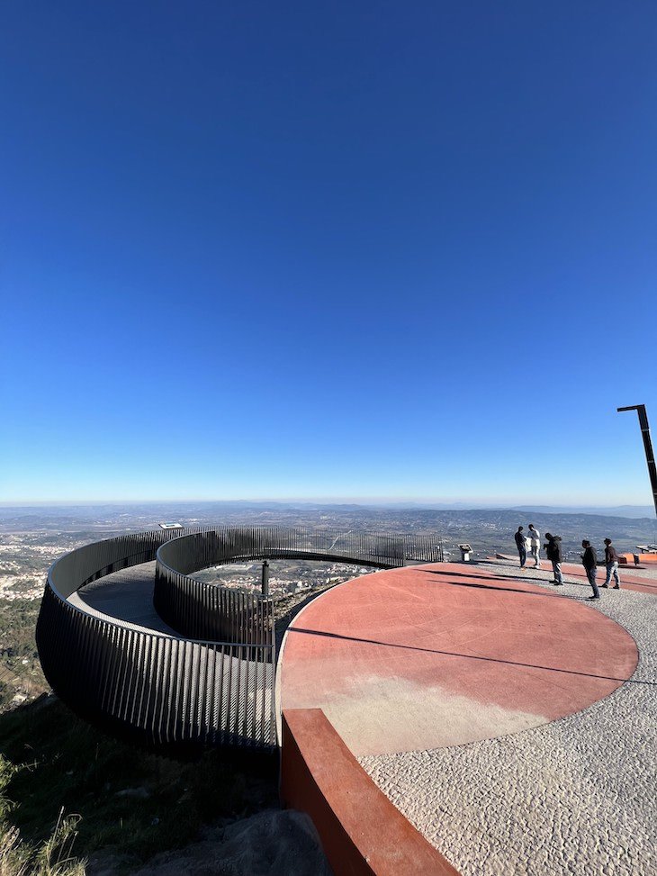 Miradouro Varanda dos Carqueijais - Covilhã -Portugal © Viaje Comigo