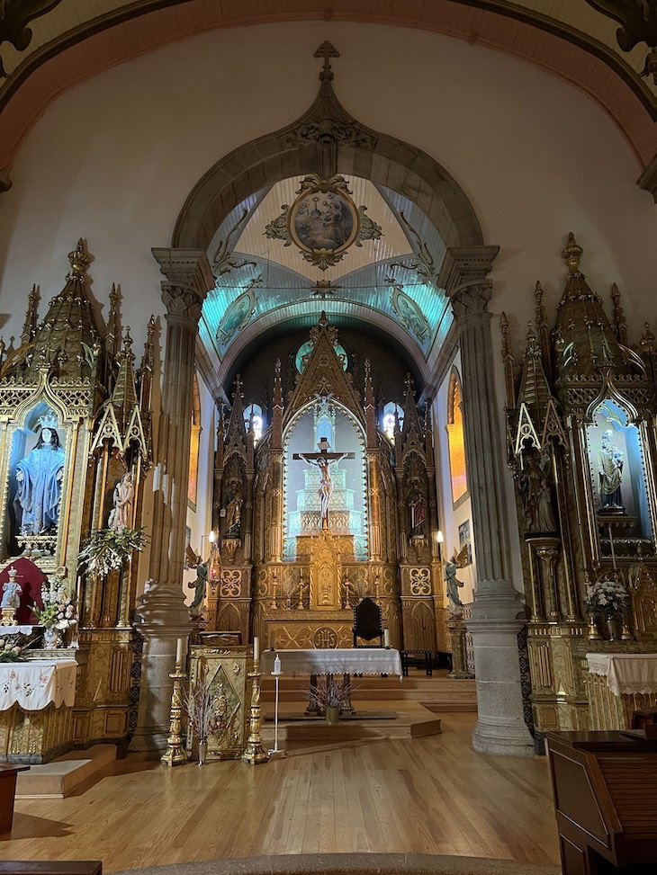 Igreja de S. Pedro - Vila de Manteigas - Portugal © Viaje Comigo