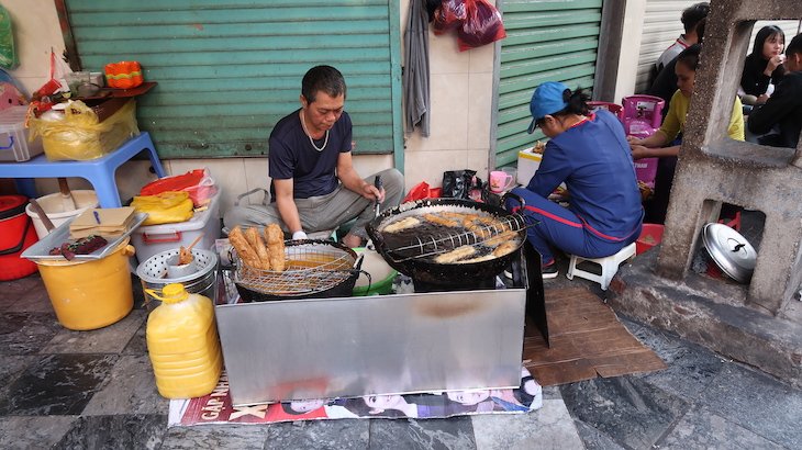 Comida de rua em Hanói - Vietname © Viaje Comigo
