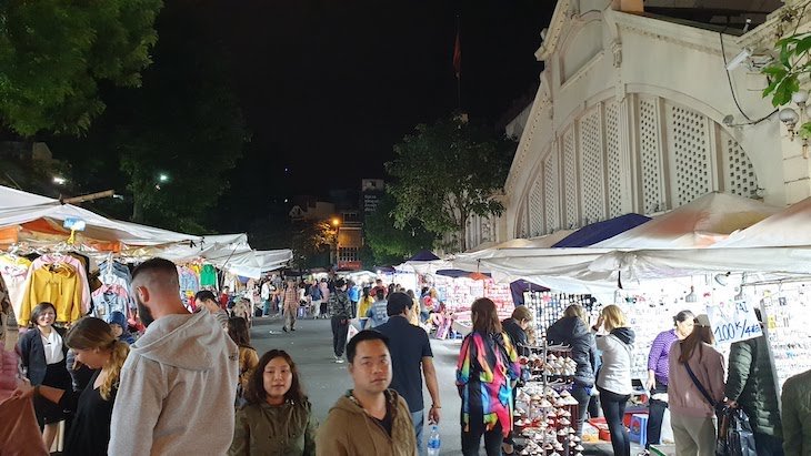 Mercado noturno de Hanoi - Vietname © Viaje Comigo