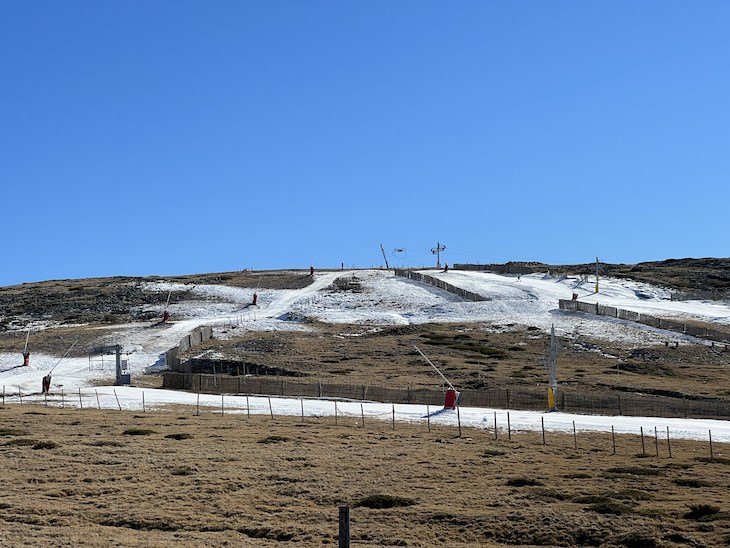 Pistas com neve - Serra da Estrela - Portugal © Viaje Comigo