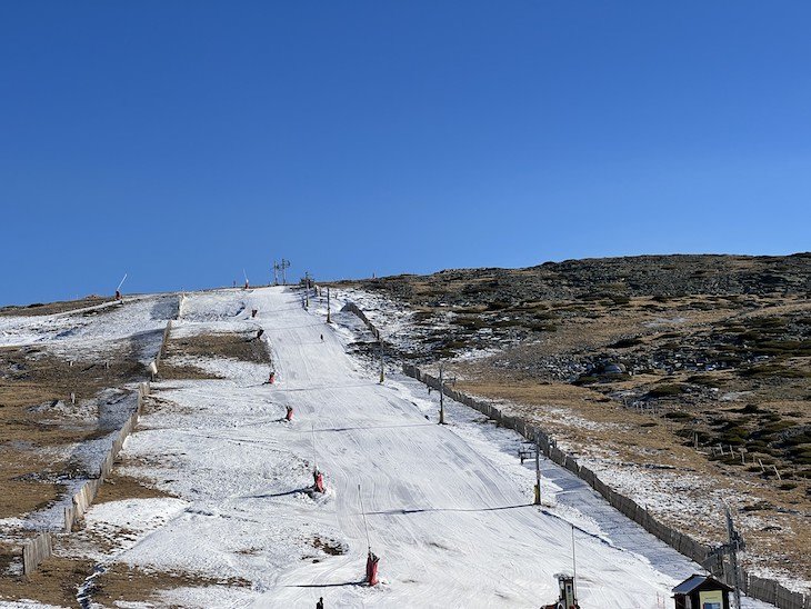 Pistas com neve - Serra da Estrela - Portugal © Viaje Comigo
