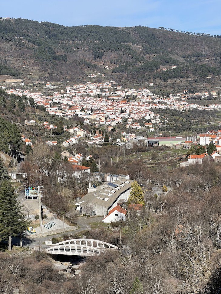 Vista para Manteigas, do Vila Galé Serra da Estrela -Portugal © Viaje Comigo