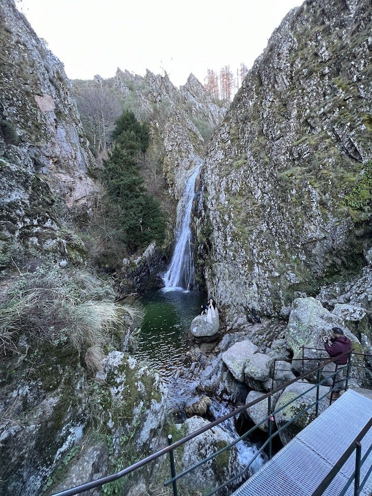 Cascata Poço do Inferno - Manteigas - Portugal © Viaje Comigo