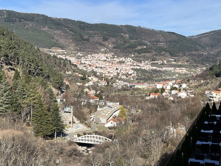 Vista para Manteigas, do Vila Galé Serra da Estrela -Portugal © Viaje Comigo