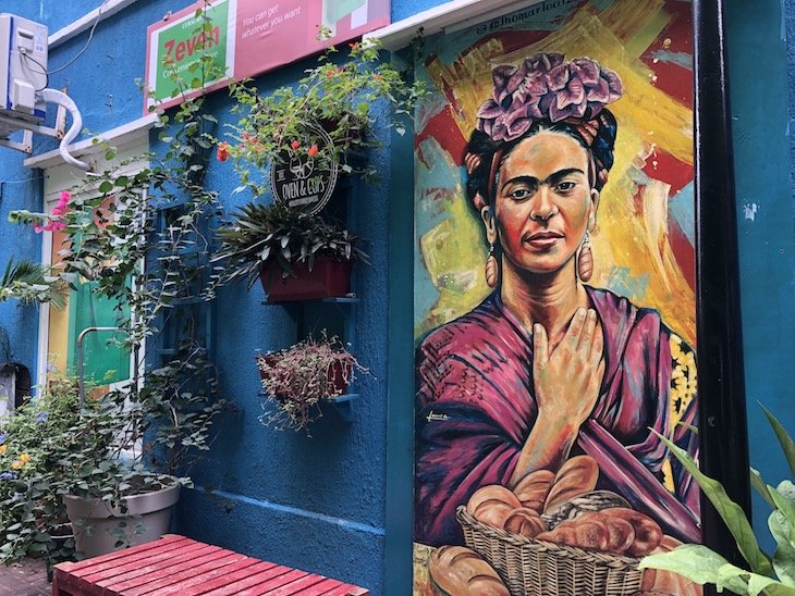 Punda, street art Frida Kahlo, Curaçao © Viaje Comigo