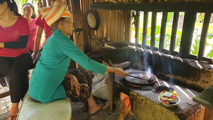 Torrar café Kopi Luwak - Bali - Indonesia © Viaje Comigo