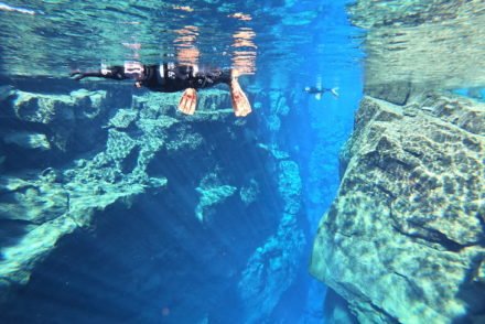 Snorkeling em Silfra, Islândia © Viaje Comigo