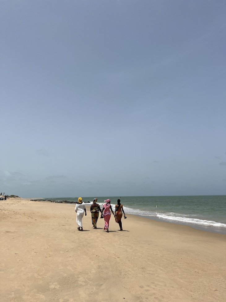 Mulheres na praia - Hotel Riu Baobab - Pointe Sarene - Senegal © Viaje Comigo