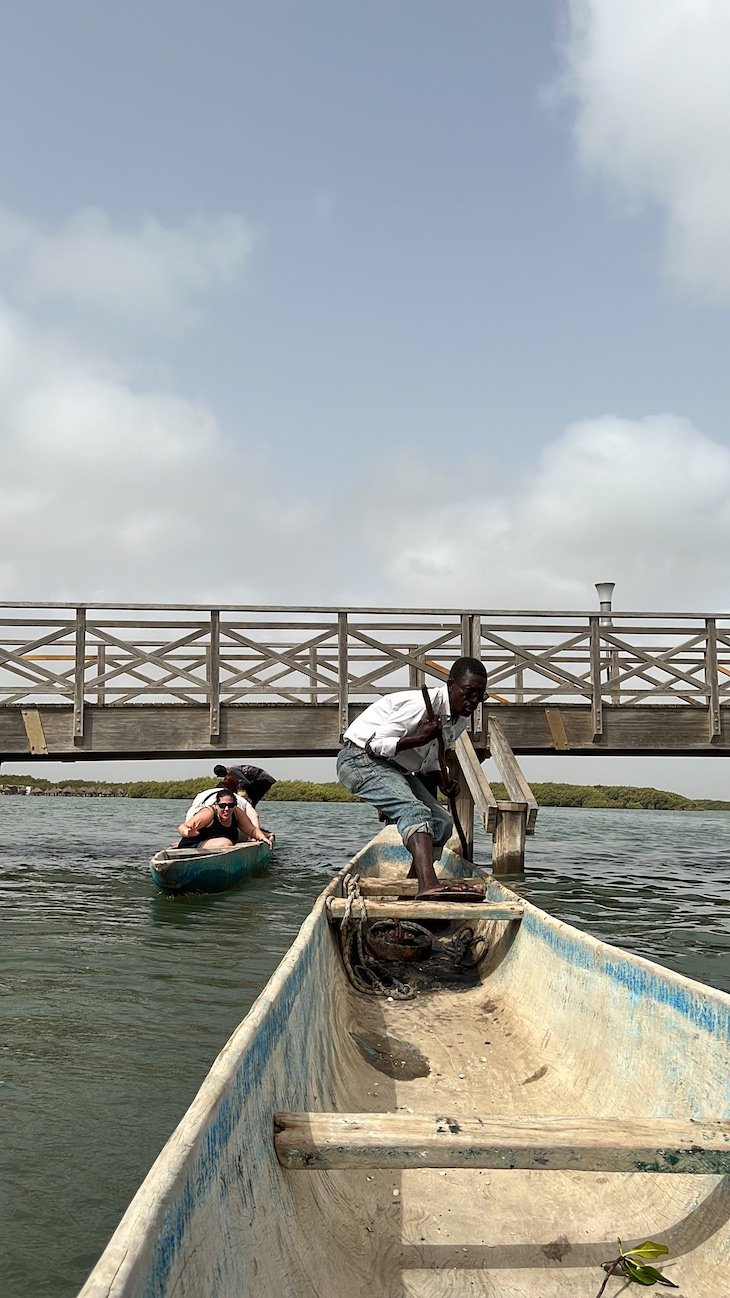 Barqueiro em Fadiouth - Ilha das Conchas - Senegal © Viaje Comigo