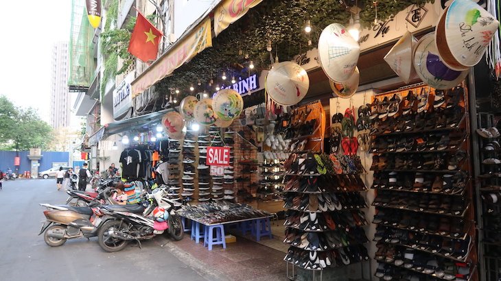 Compras em lojas de Ho Chi Minh - Vietname © Viaje Comigo
