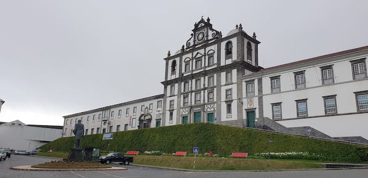 Igreja Matriz, Horta Faial - Açores © Viaje Comigo