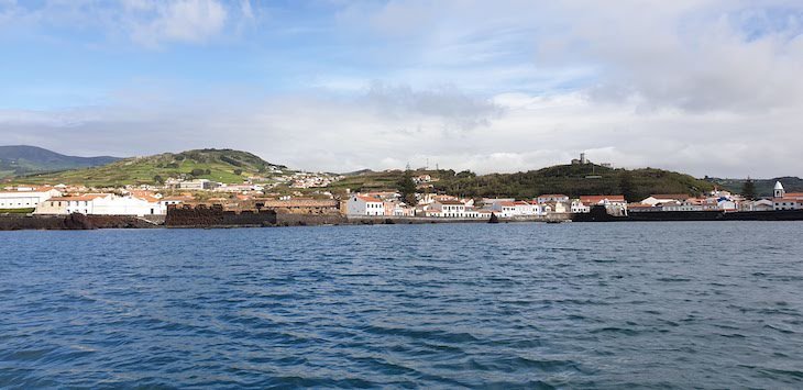 Passeio de barco na costa Faial - Açores © Viaje Comigo