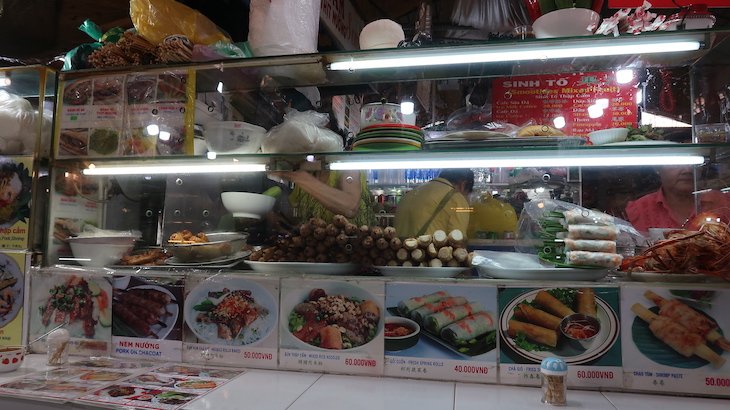 Comer no Mercado de Ho Chi Minh - Vietname © Viaje Comigo
